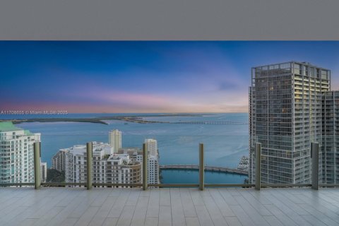 Condo in Miami, Florida, 3 bedrooms  № 1703930 - photo 1