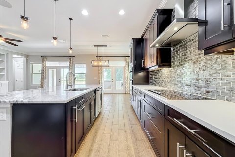 Casa en venta en Tampa, Florida, 4 dormitorios, 318 m2 № 2377910 - foto 27