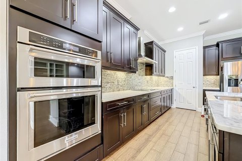Casa en venta en Tampa, Florida, 4 dormitorios, 318 m2 № 2377910 - foto 29