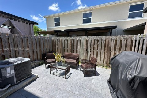 Townhouse in Florida City, Florida 2 bedrooms, 112.23 sq.m. № 1749934 - photo 30