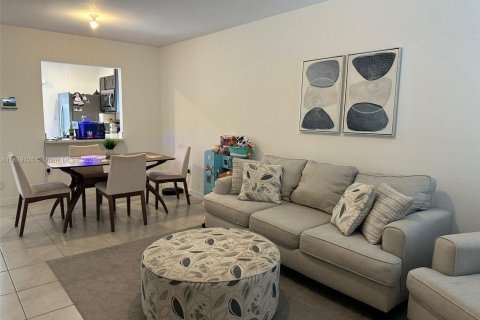 Townhouse in Florida City, Florida 2 bedrooms, 112.23 sq.m. № 1749934 - photo 8