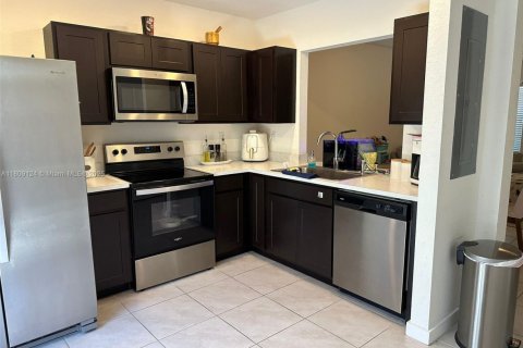 Townhouse in Florida City, Florida 2 bedrooms, 112.23 sq.m. № 1749934 - photo 21