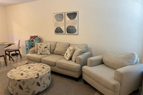 Townhouse in Florida City, Florida 2 bedrooms, 112.23 sq.m. № 1749934 - photo 4