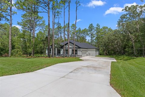 House in Hernando, Florida 4 bedrooms, 230.21 sq.m. № 2208722 - photo 2