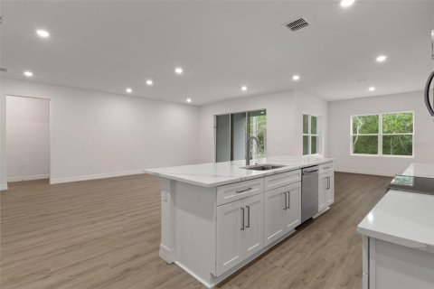 House in Hernando, Florida 4 bedrooms, 230.21 sq.m. № 2208722 - photo 16
