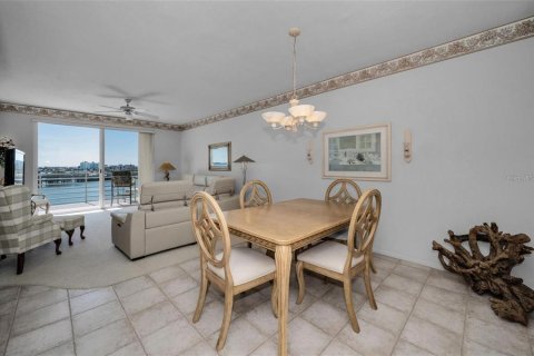 Condo in South Pasadena, Florida, 2 bedrooms  № 1657787 - photo 29