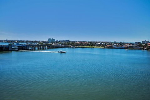 Condo in South Pasadena, Florida, 2 bedrooms  № 1657787 - photo 16