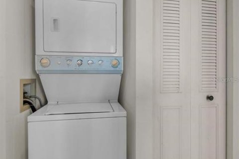 Condo in South Pasadena, Florida, 2 bedrooms  № 1657787 - photo 15