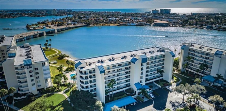 Condo in South Pasadena, Florida, 2 bedrooms № 1657787