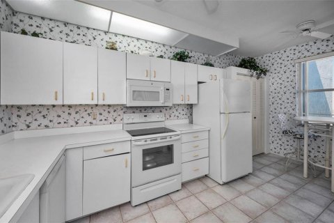 Condo in South Pasadena, Florida, 2 bedrooms  № 1657787 - photo 3