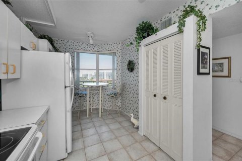 Condo in South Pasadena, Florida, 2 bedrooms  № 1657787 - photo 6