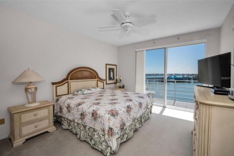 Condo in South Pasadena, Florida, 2 bedrooms  № 1657787 - photo 8