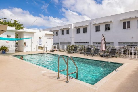 Condominio en venta en Miami, Florida, 2 dormitorios, 91.97 m2 № 1704449 - foto 22