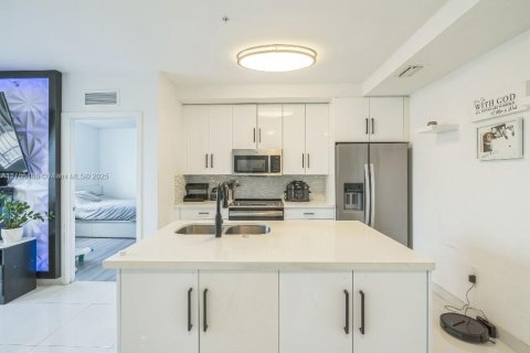 Condominio en venta en Miami, Florida, 2 dormitorios, 91.97 m2 № 1704449 - foto 14