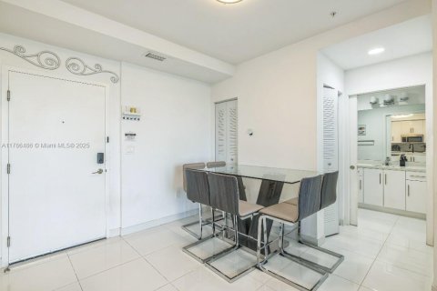 Condominio en venta en Miami, Florida, 2 dormitorios, 91.97 m2 № 1704449 - foto 12