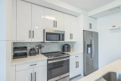 Condominio en venta en Miami, Florida, 2 dormitorios, 91.97 m2 № 1704449 - foto 13