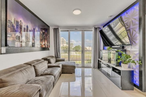 Condominio en venta en Miami, Florida, 2 dormitorios, 91.97 m2 № 1704449 - foto 2