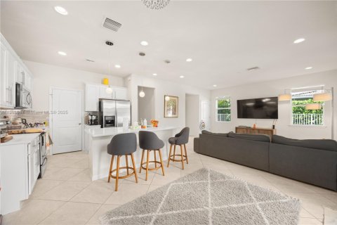 Townhouse in Hollywood, Florida 3 bedrooms, 164.34 sq.m. № 1956715 - photo 2