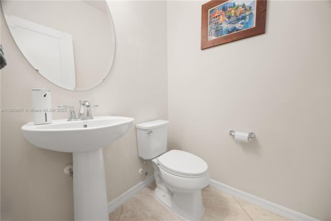 Townhouse in Hollywood, Florida 3 bedrooms, 164.34 sq.m. № 1956715 - photo 10