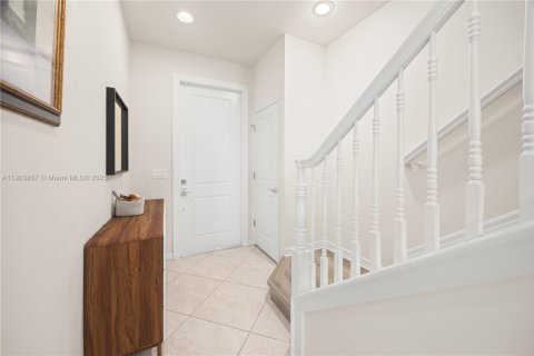 Townhouse in Hollywood, Florida 3 bedrooms, 164.34 sq.m. № 1956715 - photo 18
