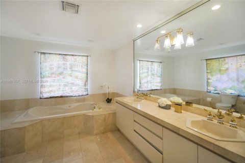 Casa en alquiler en Hollywood, Florida, 5 dormitorios, 293.2 m2 № 2045644 - foto 6