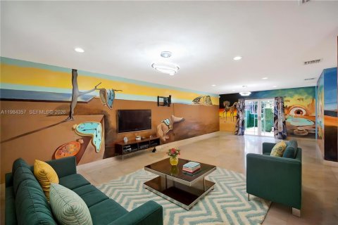 Casa en alquiler en Hollywood, Florida, 5 dormitorios, 293.2 m2 № 2045644 - foto 4
