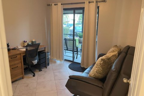Condominio en venta en Tamarac, Florida, 2 dormitorios, 76.83 m2 № 1705191 - foto 18