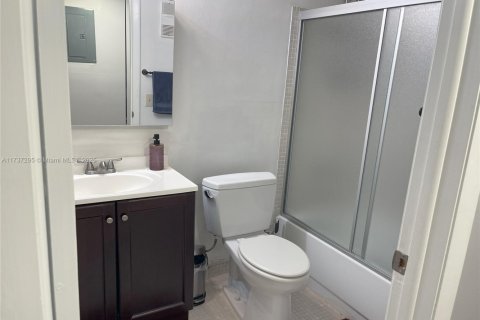 Condominio en venta en Tamarac, Florida, 2 dormitorios, 76.83 m2 № 1705191 - foto 26
