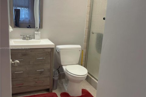 Condominio en venta en Tamarac, Florida, 2 dormitorios, 76.83 m2 № 1705191 - foto 16