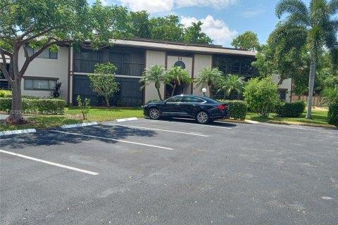 Condominio en venta en Tamarac, Florida, 2 dormitorios, 76.83 m2 № 1705191 - foto 4