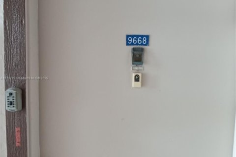 Condominio en venta en Tamarac, Florida, 2 dormitorios, 76.83 m2 № 1705191 - foto 7