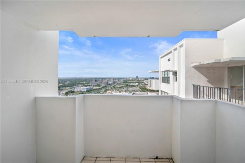 Condo in Aventura, Florida, 1 bedroom  № 2399959 - photo 27
