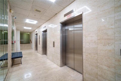 Condo in Aventura, Florida, 1 bedroom  № 2399959 - photo 6