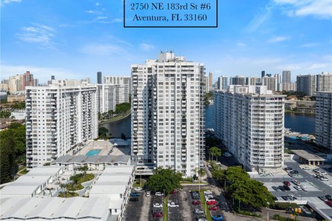 Condo in Aventura, Florida, 1 bedroom  № 2399959 - photo 4