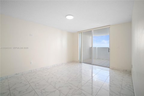 Condo in Aventura, Florida, 1 bedroom  № 2399959 - photo 17
