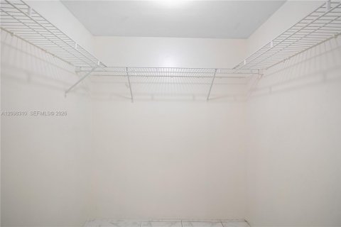 Condo in Aventura, Florida, 1 bedroom  № 2399959 - photo 22
