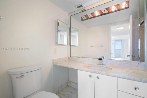 Condo in Aventura, Florida, 1 bedroom  № 2399959 - photo 23