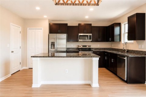 House in Ruskin, Florida 4 bedrooms, 244.8 sq.m. № 2266675 - photo 3