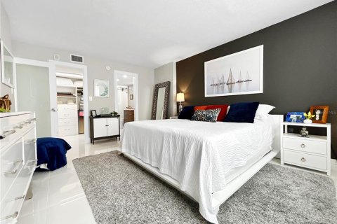 Condominio en venta en Sarasota, Florida, 1 dormitorio, 91.51 m2 № 2143404 - foto 20