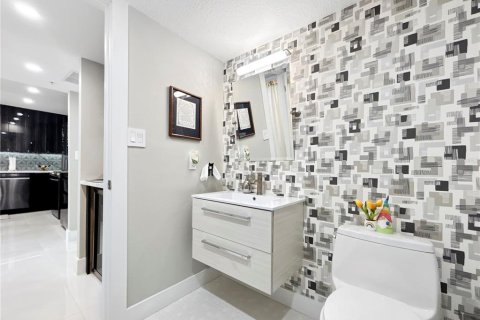 Condominio en venta en Sarasota, Florida, 1 dormitorio, 91.51 m2 № 2143404 - foto 18