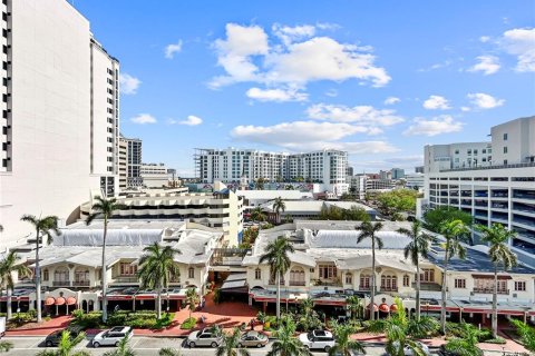 Condominio en venta en Sarasota, Florida, 1 dormitorio, 91.51 m2 № 2143404 - foto 3