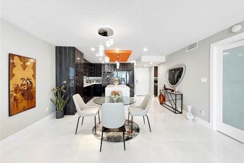 Condominio en venta en Sarasota, Florida, 1 dormitorio, 91.51 m2 № 2143404 - foto 13