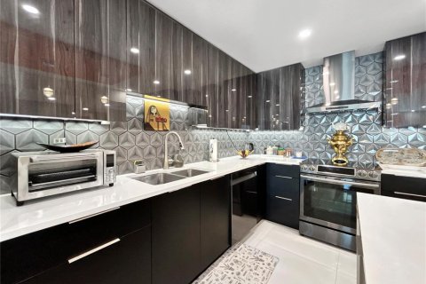 Condominio en venta en Sarasota, Florida, 1 dormitorio, 91.51 m2 № 2143404 - foto 8