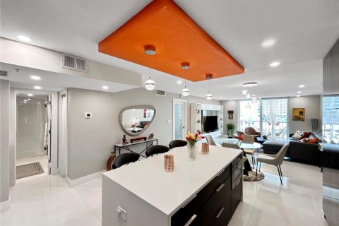 Condominio en venta en Sarasota, Florida, 1 dormitorio, 91.51 m2 № 2143404 - foto 10