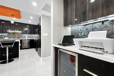 Condominio en venta en Sarasota, Florida, 1 dormitorio, 91.51 m2 № 2143404 - foto 11