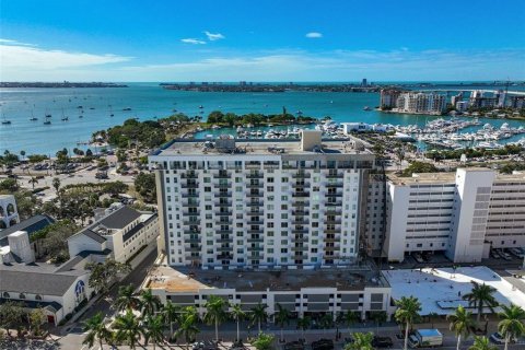 Condominio en venta en Sarasota, Florida, 1 dormitorio, 91.51 m2 № 2143404 - foto 2