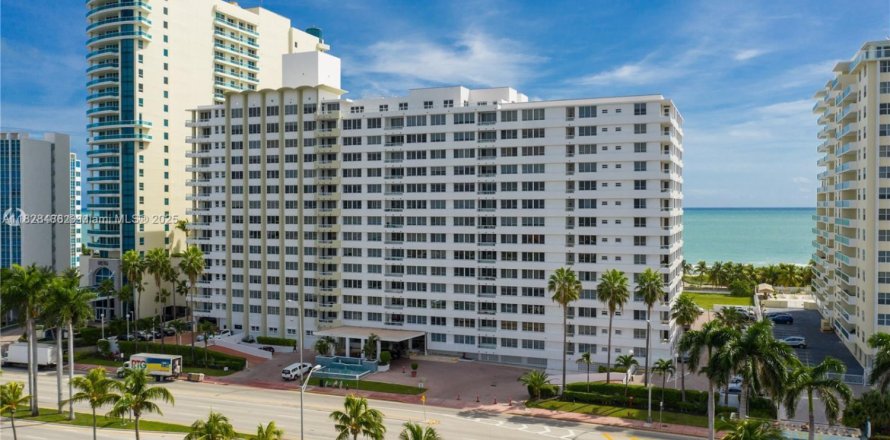 Condominio en Miami Beach, Florida, 1 dormitorio  № 1801194