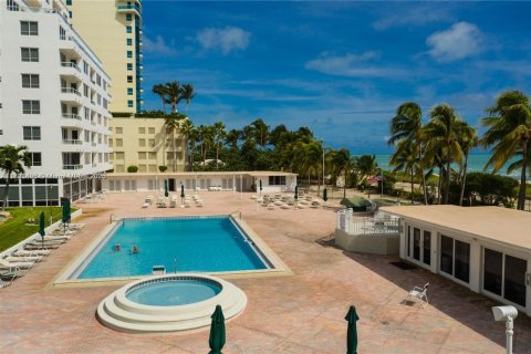 Condominio en alquiler en Miami Beach, Florida, 1 dormitorio, 101.91 m2 № 1801194 - foto 16