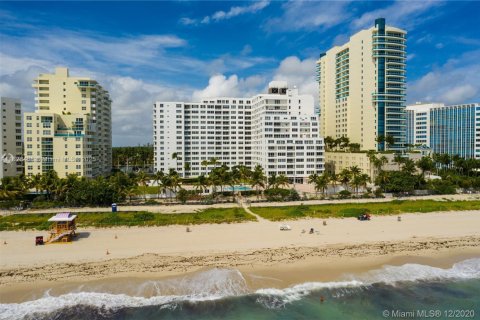 Condominio en alquiler en Miami Beach, Florida, 1 dormitorio, 101.91 m2 № 1801194 - foto 19