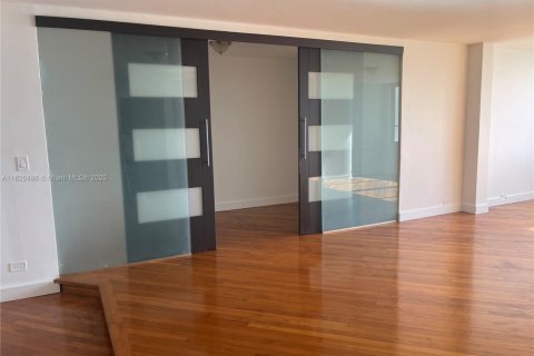 Condominio en alquiler en Miami Beach, Florida, 1 dormitorio, 101.91 m2 № 1801194 - foto 9